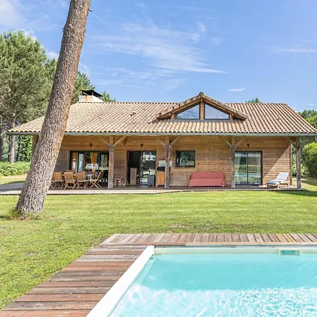 Maison Traditionnelle En Bois Villa