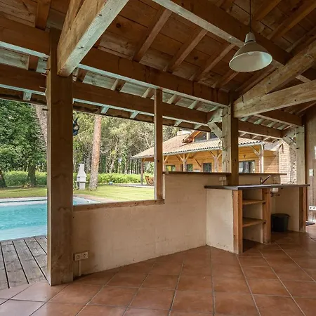 Maison Traditionnelle En Bois